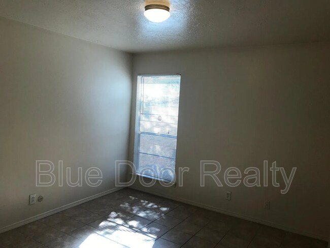 4601 Carlisle H-3