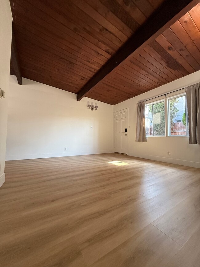 Photo - 5629 Cleon Ave Unidad APT C