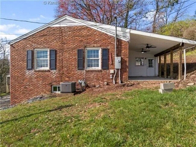 Photo - 3 bed 2.5 bath single family home