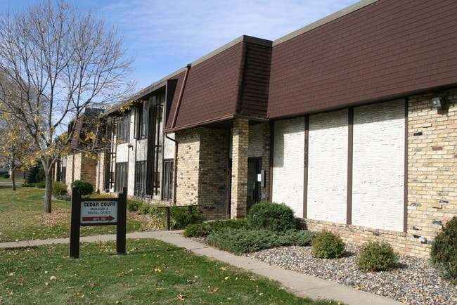 Exterior Photo - Cedar Court Apartments