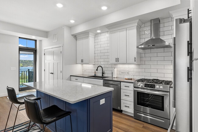 Photo - 517 2nd St Unidad 303