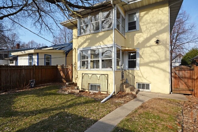 Building Photo - 4815-4817 Columbus Ave S Unit 4817