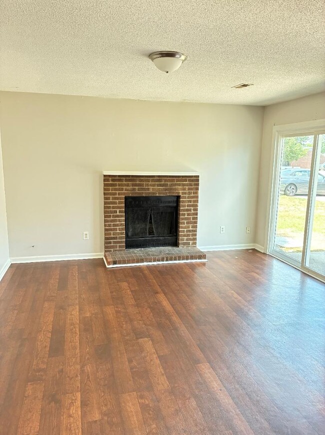 Photo - 3701 Nealshire Dr NW