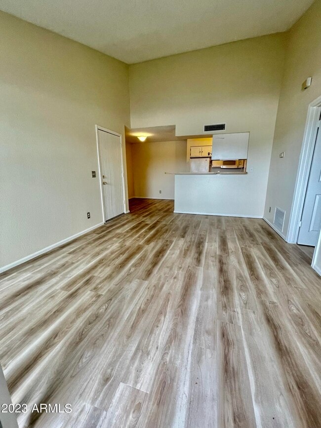 Photo - 623 W Guadalupe Rd