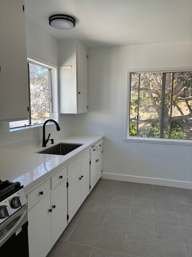 347 6th Ave Unit B
