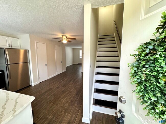 Photo - 39 Horton Hill Rd Unit APT 6E