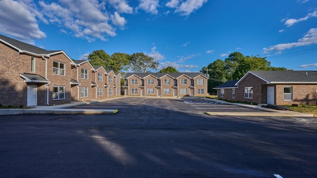 Building Photo - For Rent: 2BR, 1 1/2BA townhome. (Do not a... Unit 1