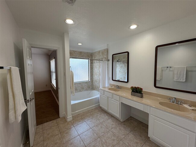 Photo - 3710 Sherwood Ln