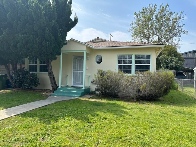 Building Photo - 2133 Glyndon Ave