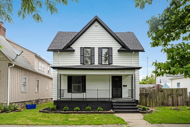 Building Photo - 3 bedroom house in Kendallville! CHRISTMAS...