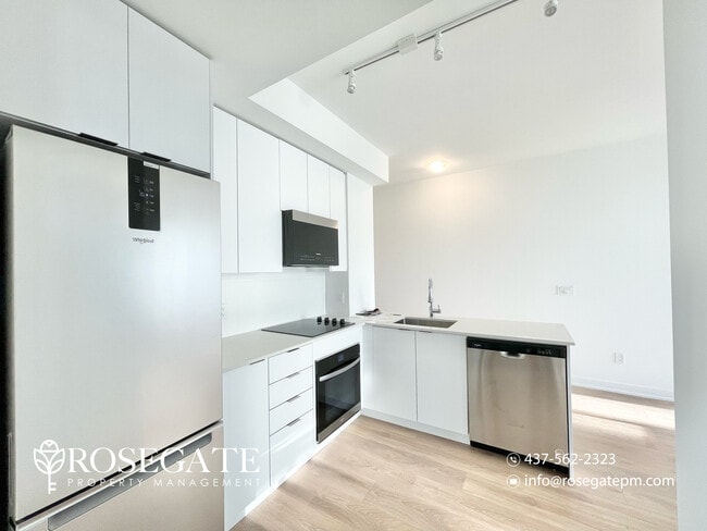 Photo - Modern 2-Bedroom Corner Unit with Private ... Unit 1418