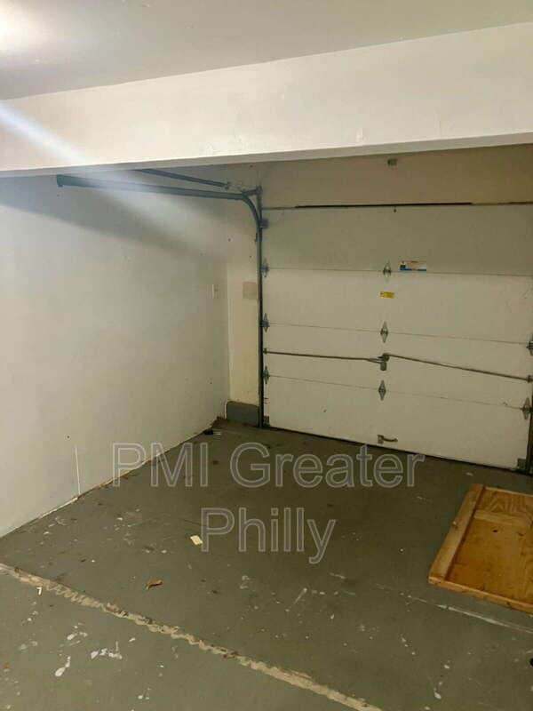 Photo - 585 Wrensong Rd Unit A