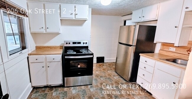 Photo - 206 Oak St Unit 2
