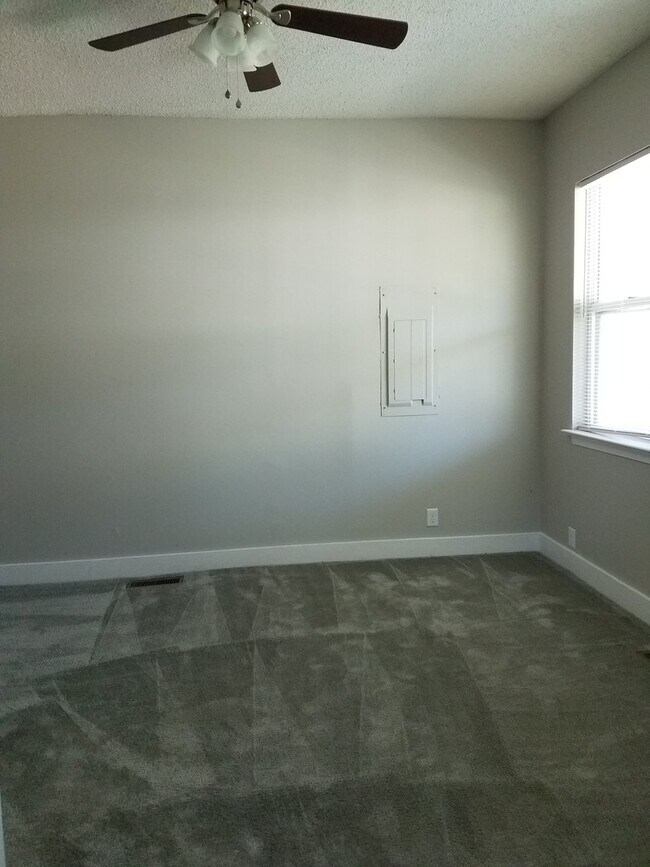 Photo - Spacious 4 BR 3 Bath single family home ne...