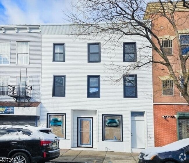 Building Photo - 130 1st St Unit 4 Rental