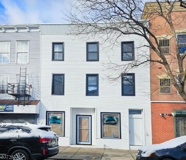 Building Photo - 130 1st St Unit 4 Rental