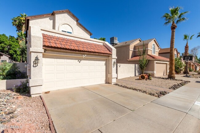 Photo - 518 E Kerry Ln