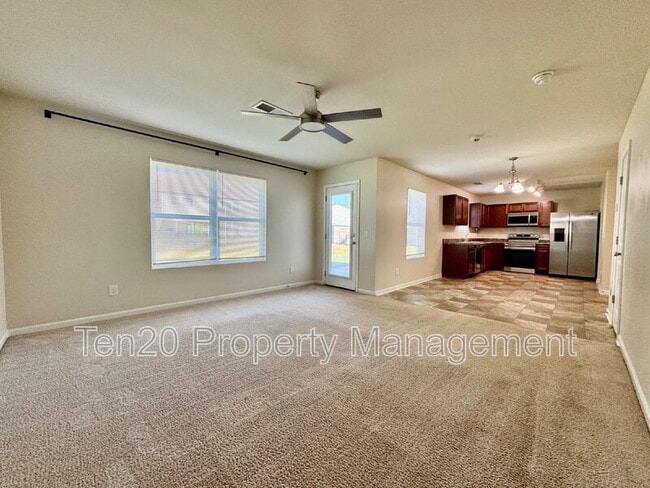 Photo - 753 Compass Trl