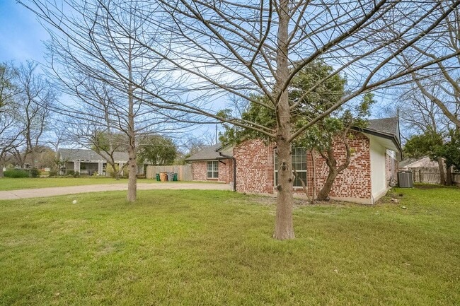 Photo - 2103 Pompton Dr