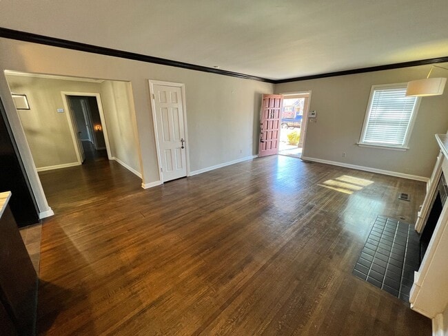 Photo - Beautifully renovated Midtown charmer
