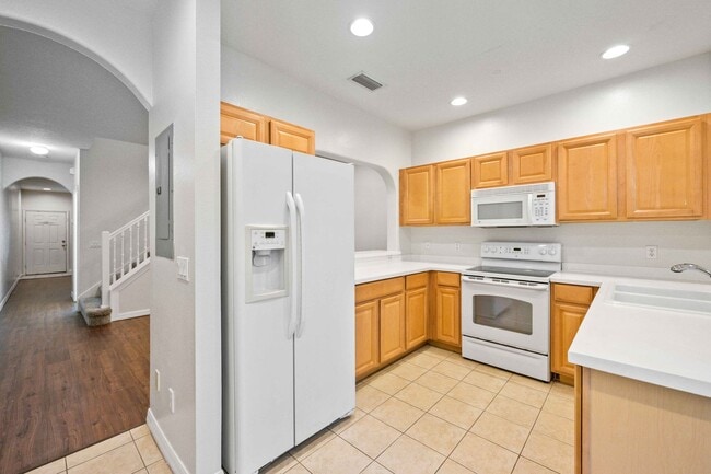 Photo - Delightful 2BR, Den /2.5BA Townhouse (Townhomes at Lighthouse Cove)