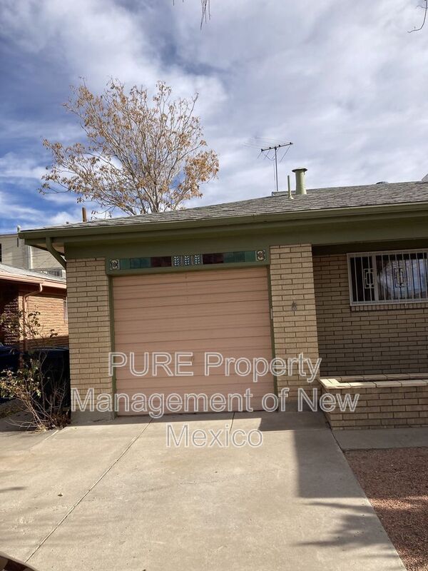 Photo - 712 Cagua Dr NE