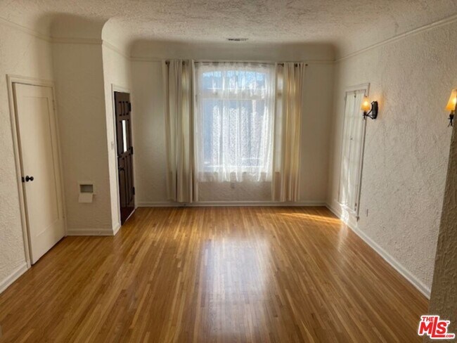 Photo - 642 1/2 Maltman Ave