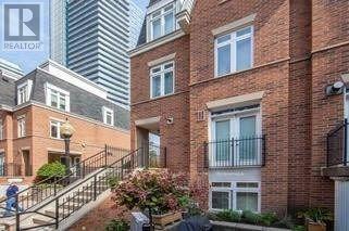 Photo - 98 Redpath Ave