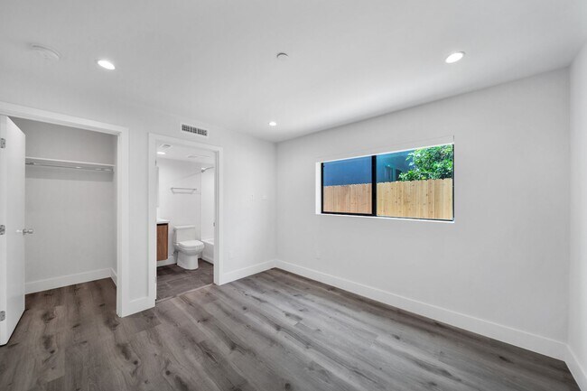 1218 Magnolia