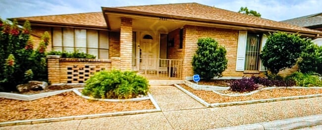 Building Photo - 5837 Northgap Dr