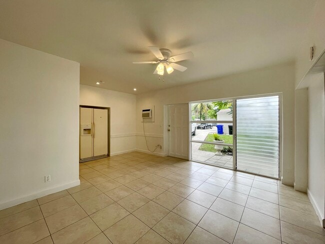 Photo - 320 SW 21st St