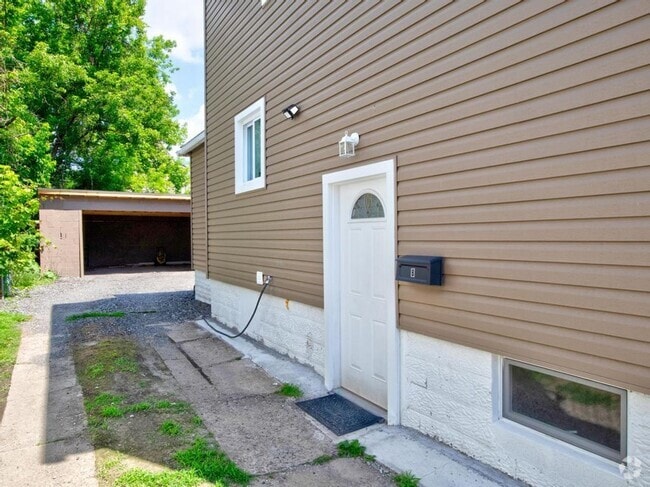 Building Photo - 1702 McMinn St Unit 1702 McMinn St 2 Rental