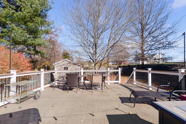 Photo - 2103 Laurel Brook Rd