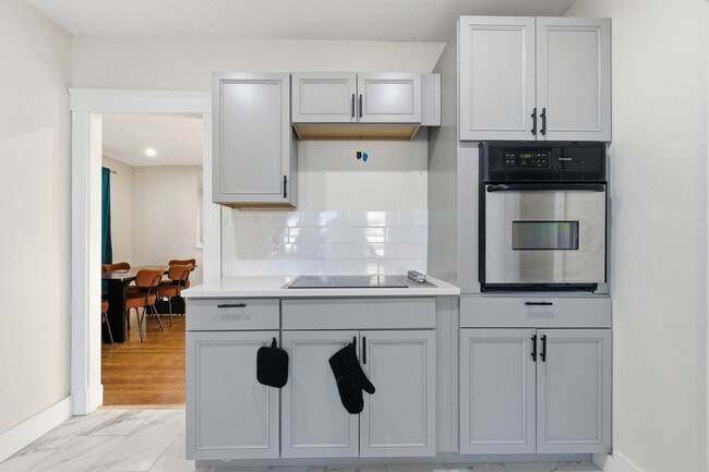 Photo - 706 Metropolitan Ave Unit 1