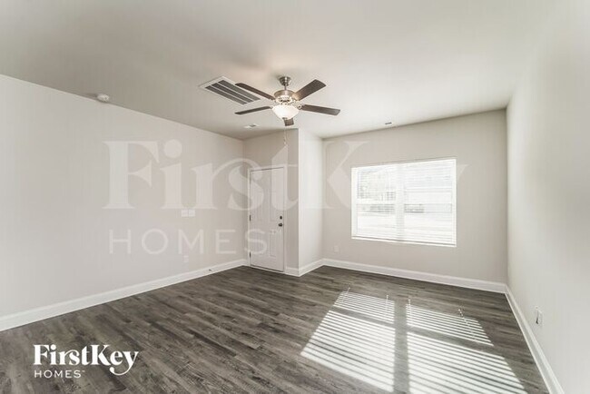 Photo - 2823 Curbstone Ln