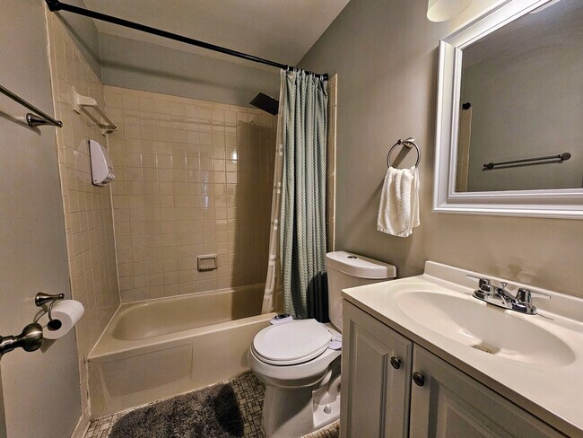 Photo - 12 S Mall Arterial Unidad SI ID1501082P