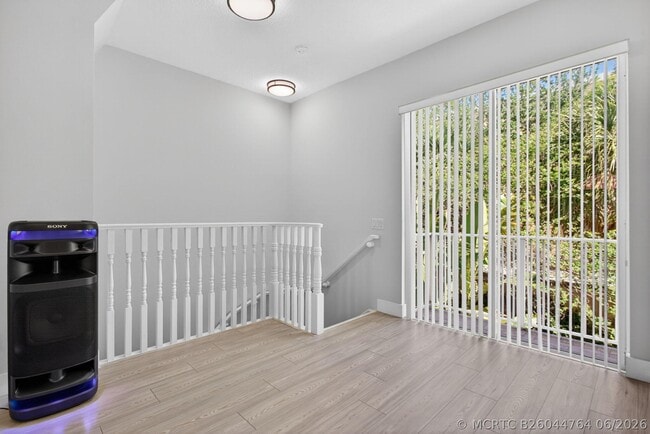 2457 NE 14th St