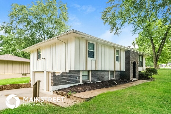 Building Photo - 408 SW Sandstone Dr Rental