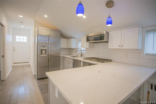 Photo - 105 Pacific Blvd