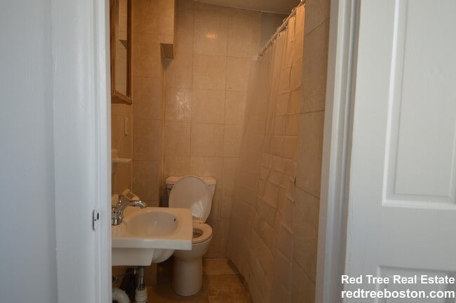 289 Hancock St Unit 4