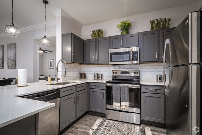 2BR, 2BA - 1,142SF