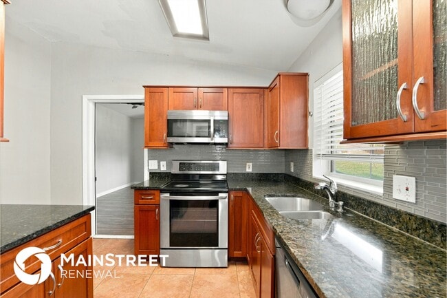 Photo - 135 N Lakewood Cir