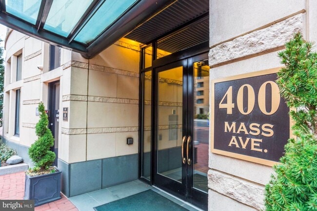 Puerta principal - 400 Massachusetts Ave NW Unidad 817