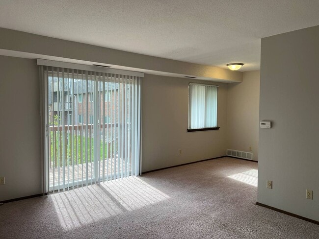 Photo - Lantern Square Apartments Spacious 1, 2 & 3 Bedrooms