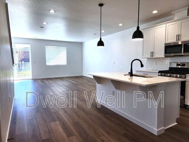 Photo - 362 N Lagrasse Ln