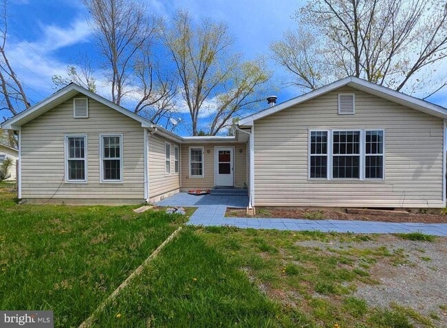 Building Photo - 8608 Linton Hall Rd Rental