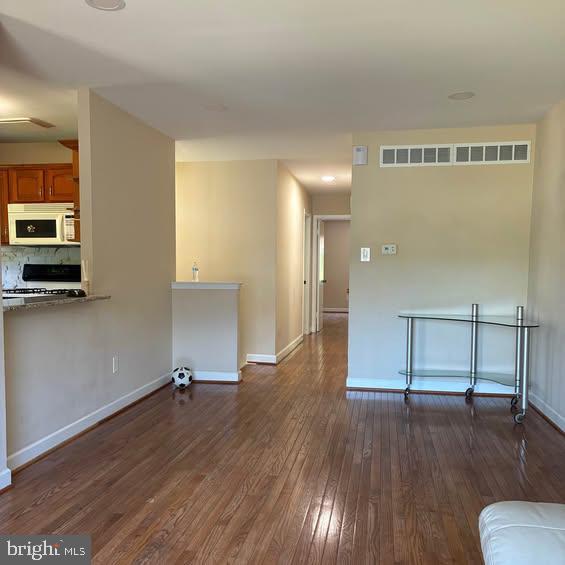 Photo - 1701 Scotchbrook Dr