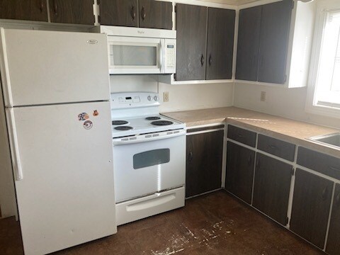 447 Colfax Ave Unit First