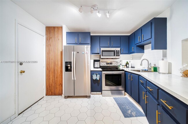 Photo - 1690 NE 191st St Unit 401-1