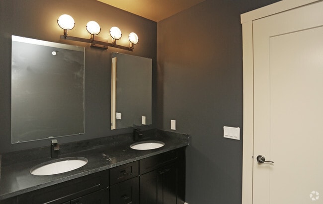 1BR, 1BA_1050SF